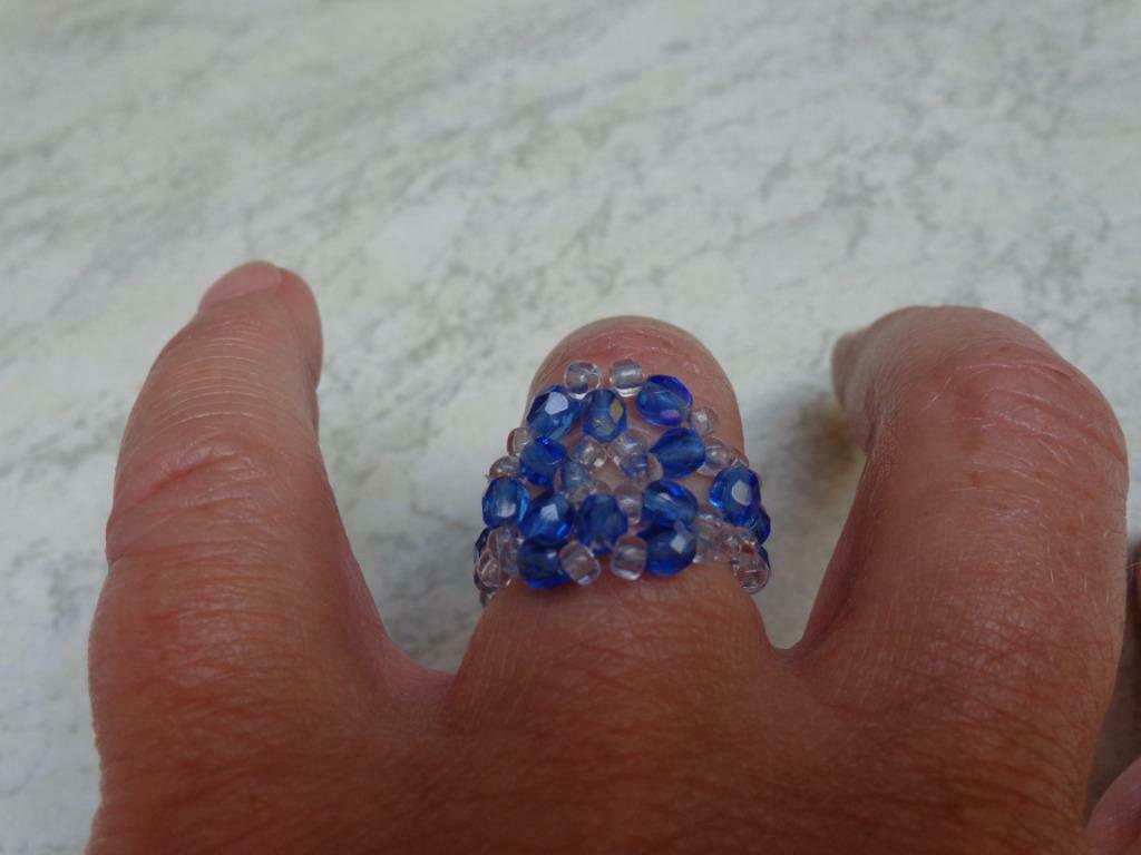 bague en perles plastique, Bijoux, Sacs & Beauté, Bagues, Neuf, Enlèvement ou Envoi, Bleu, Avec perle
