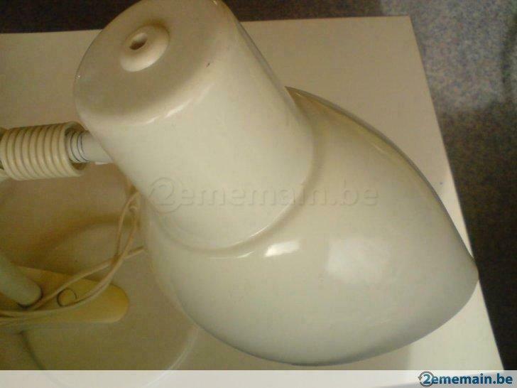 DESIGN a voir lot 2 BELLES petites lampes blanches anciennes, Utilisé