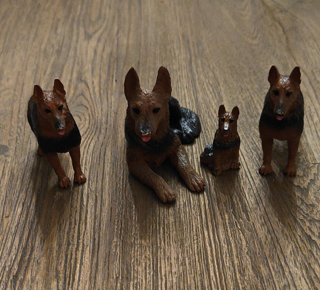 Ensemble 4 figurines de berger allemand décoratif réaliste, Enlèvement ou Envoi, Comme neuf, Animal