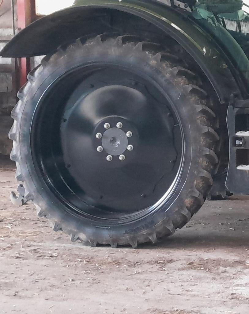 270 95 48 et 230 95 36 pneu kleber vente avec jantes, Ophalen