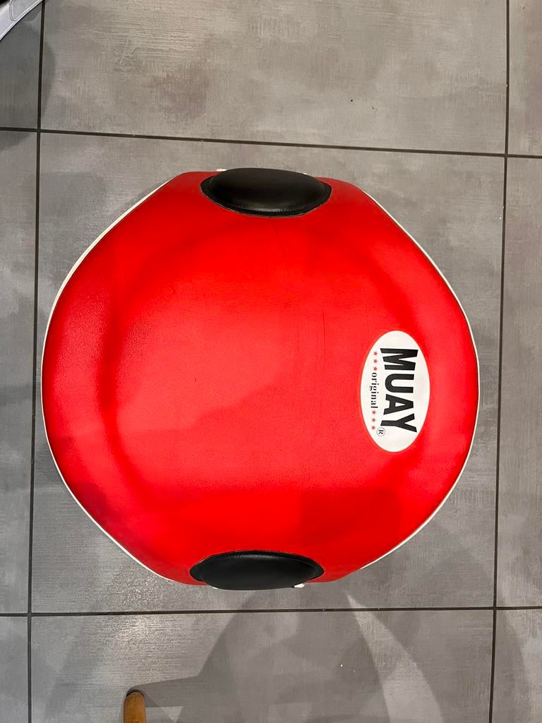 Muay Twins protection Pao, Sports & Fitness, Enlèvement, Neuf