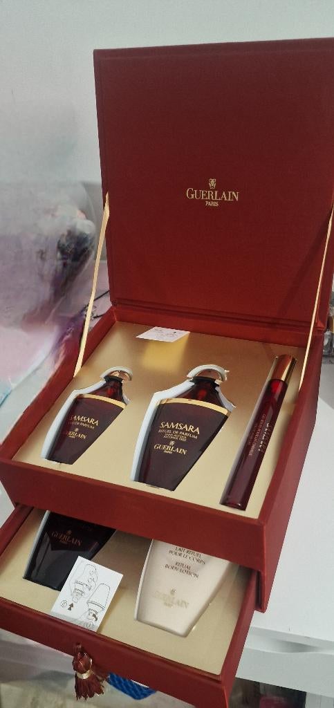 Parfum, Collections, Enlèvement ou Envoi, Comme neuf, Plein