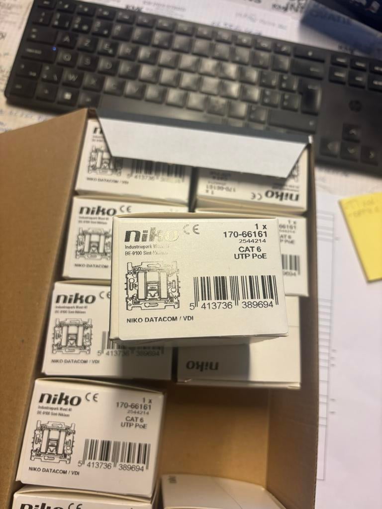 Prise RJ45 UTP Niko, Enlèvement, Neuf
