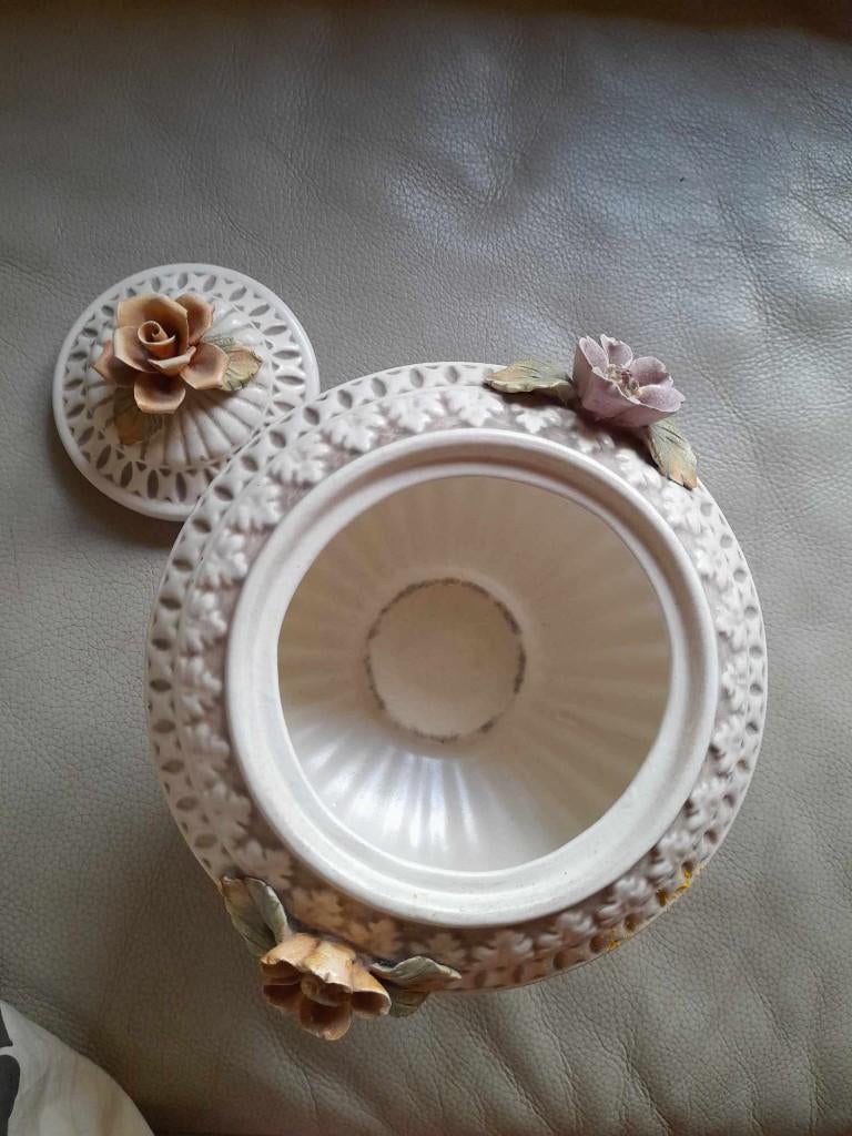 pot met deksel met bloemen, Antiek en Kunst, Antiek | Keramiek en Aardewerk, Ophalen of Verzenden