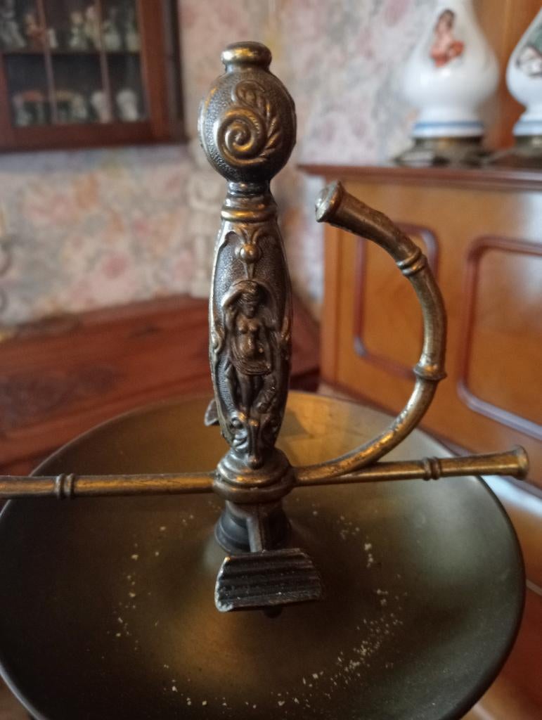 Épée de cendrier de sol vintage en laiton, Enlèvement, Bronze