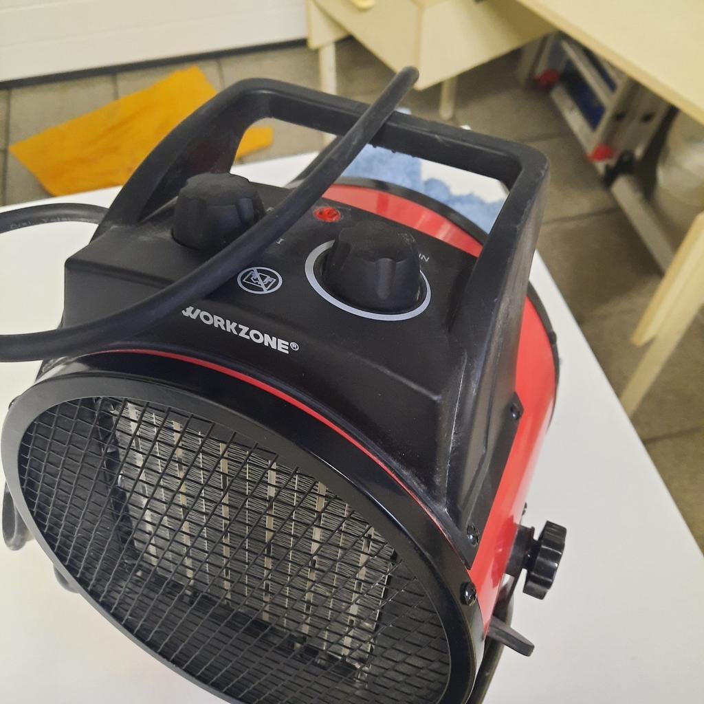 Keramische ventilatorkachel., Doe-het-zelf en Bouw, Ophalen, Zo goed als nieuw