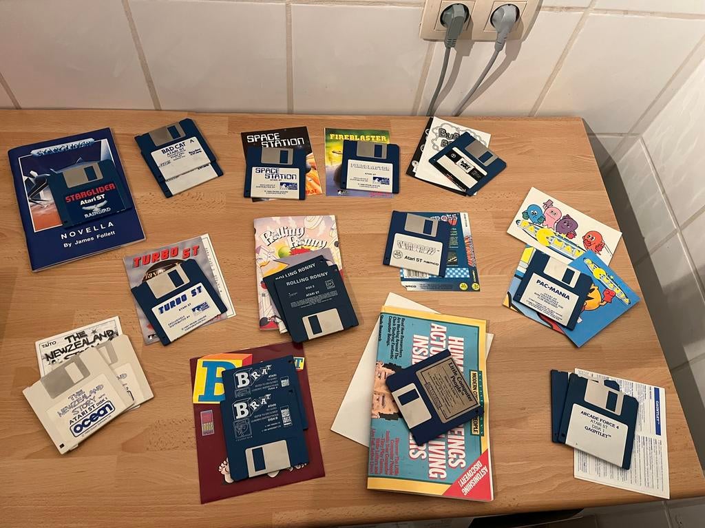 Pakket met 17 atari st games,2 joysticks alles voor 40€🕹️, Autres modèles, 1 joueur, Aventure et Action, Comme neuf
