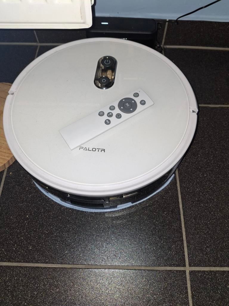 Robot stofzuiger met dweilfunctie en telefoon app en bakje, Ophalen of Verzenden