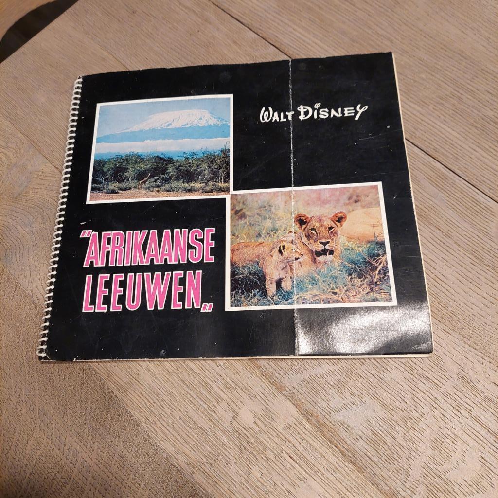 boek "Afrikaanse leeuwen" - Walt Disney, Collections, Enlèvement ou Envoi, Utilisé, Animal, Gravure