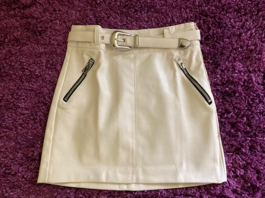 Sexy ultrakorte spannende minirok Bershka maat XS, Kleding | Dames, Rokken, Gedragen, Maat 34 (XS) of kleiner, Wit, Boven de knie