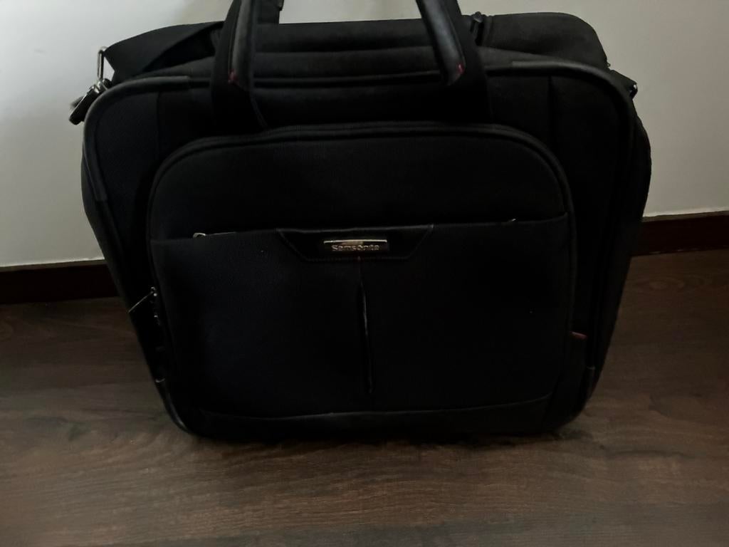 Laptoptas met wieltjes samsonite, Ophalen, Zo goed als nieuw