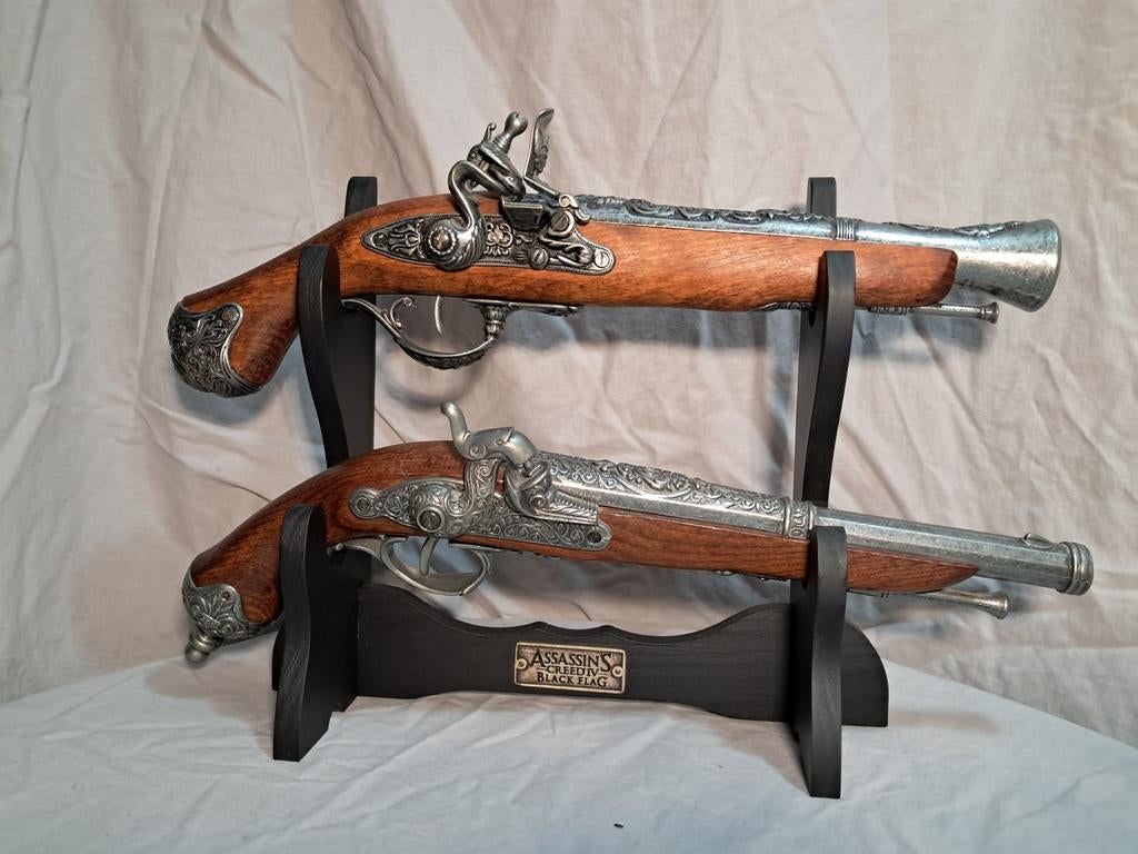 Assassin's creed black flag pistolets, Collections, Enlèvement, Utilisé