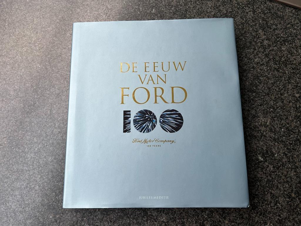 Boek 'DE EEUW VAN FORD' Banham, Boeken, Auto's | Boeken, Ophalen, Ford, Zo goed als nieuw, Banham