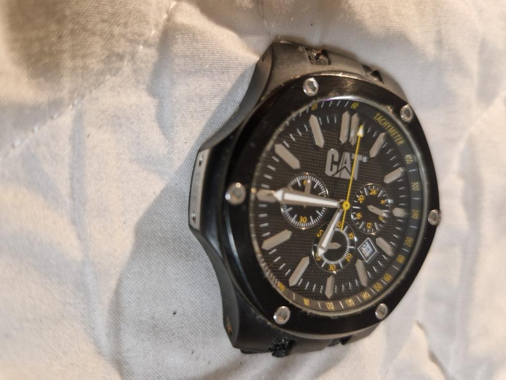 Montre caterpillar, Enlèvement, Utilisé