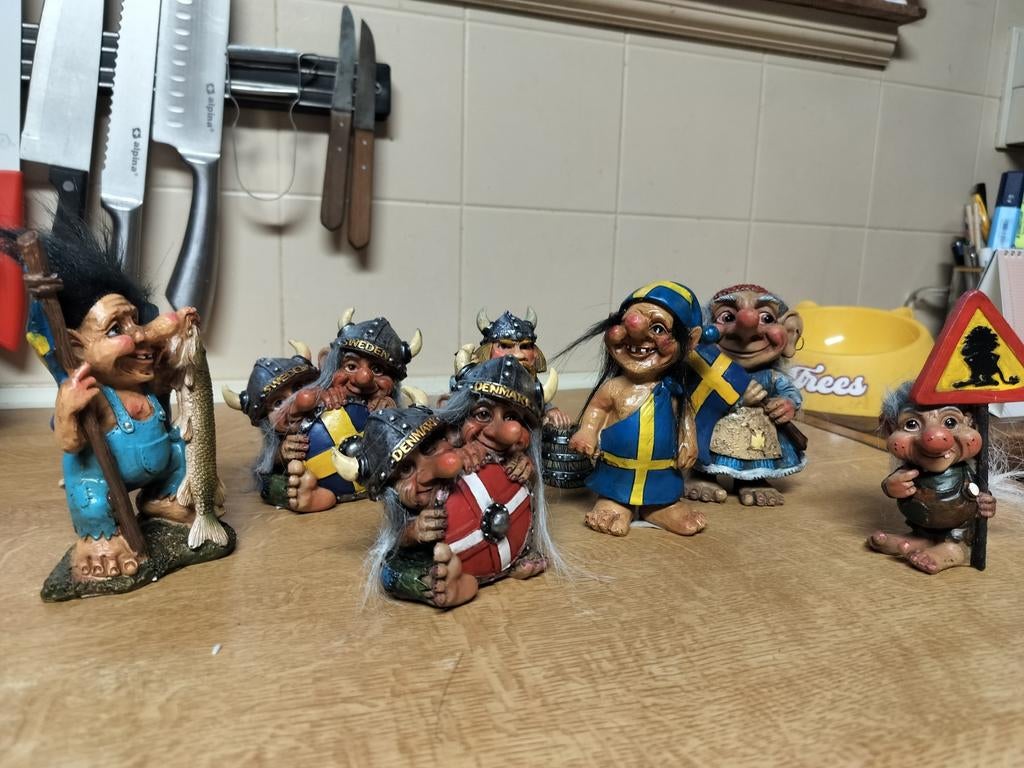Beeldjes trollen en viking, Verzamelen, Ophalen