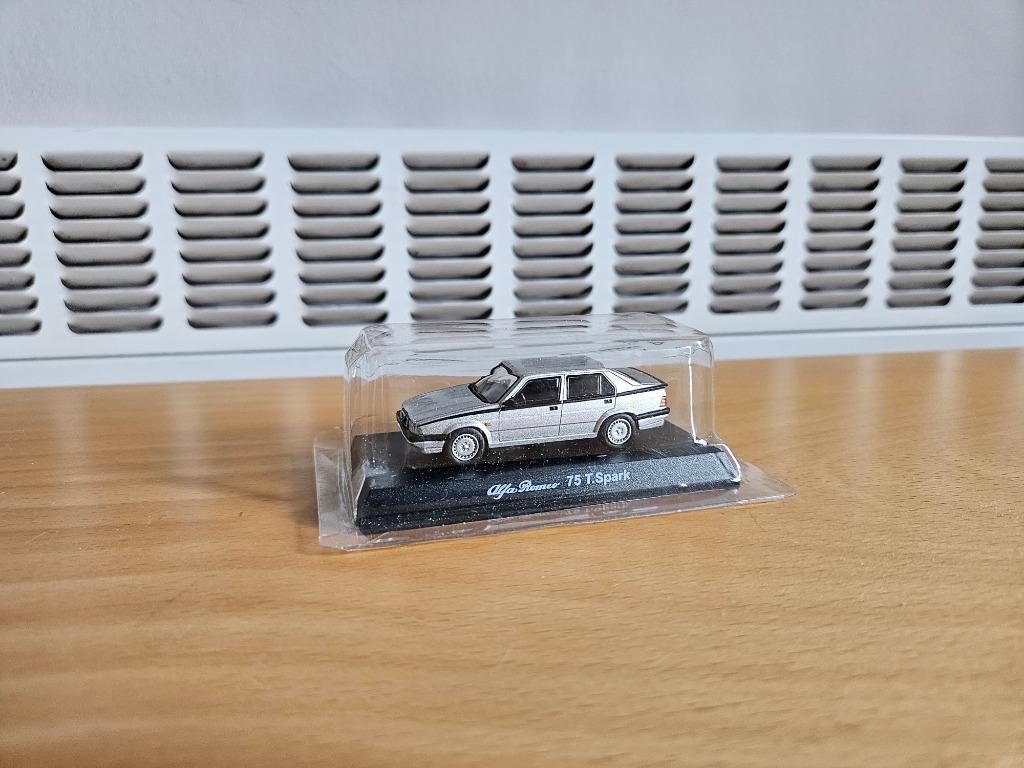 Modèle de voiture Alfa Romeo 75 T.Spark 1/64, Enlèvement ou Envoi, Neuf, Voiture