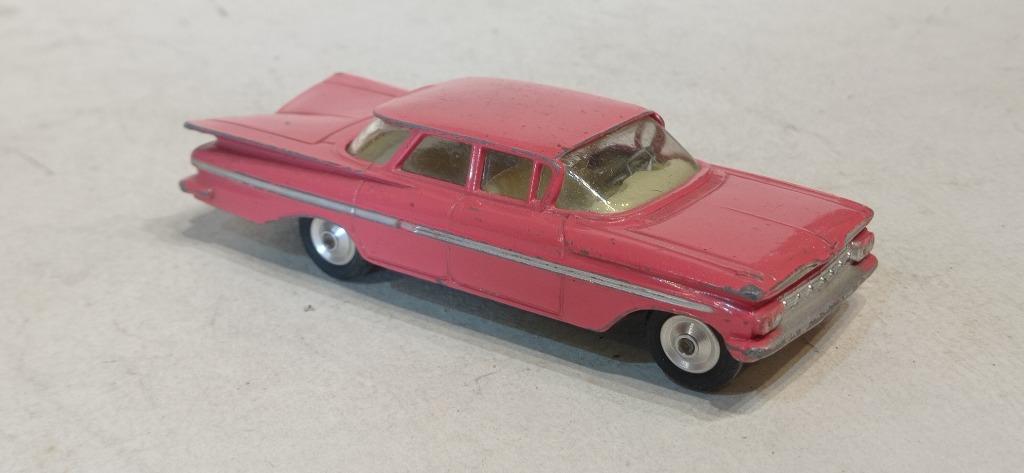 CORGI TOYS ( NO DINKY)    CHEVROLET IMPALA REF 220, Enlèvement ou Envoi, Utilisé, Voiture, Corgi