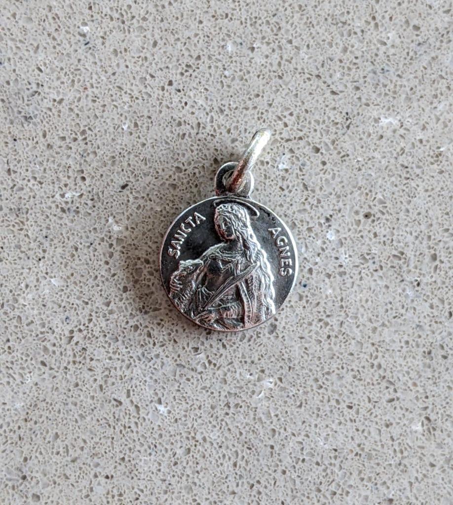 Médaillon, pendentif Sainte Agnès, Enlèvement ou Envoi, Comme neuf, Bijoux, Christianisme | Catholique