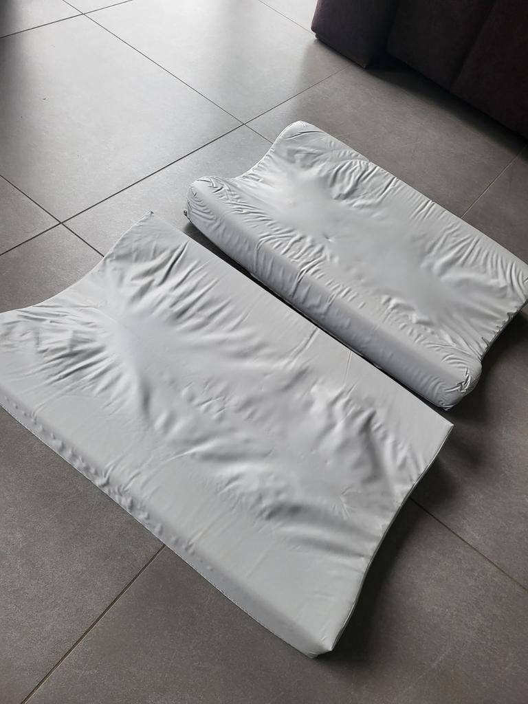 2 verzorgingskussens, Ophalen, Aankleedkussen