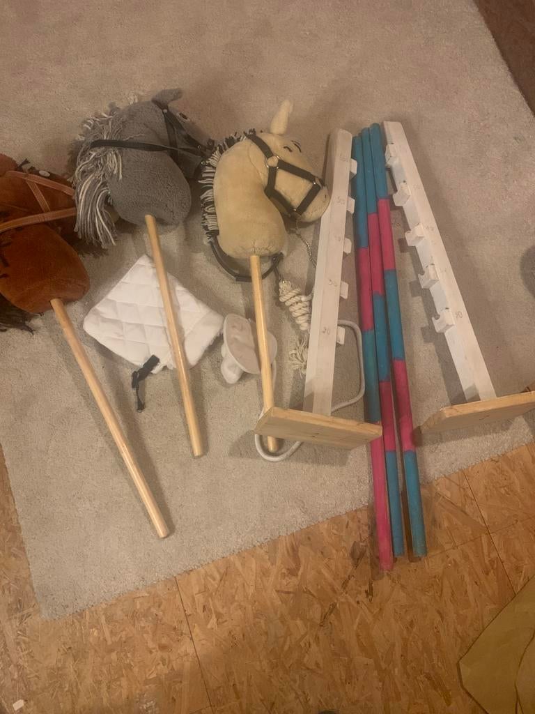 Stokpaarden en accessoires, Ophalen, Zo goed als nieuw