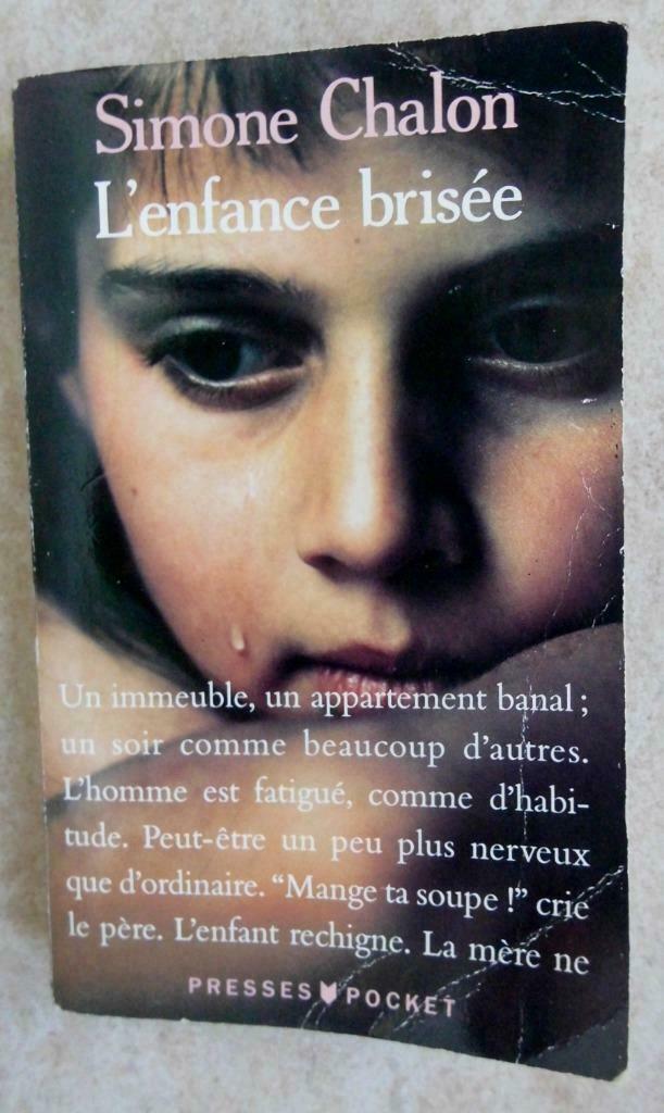 Broken Childhood Book "SIMONE CHALON", Ophalen of Verzenden, Gelezen