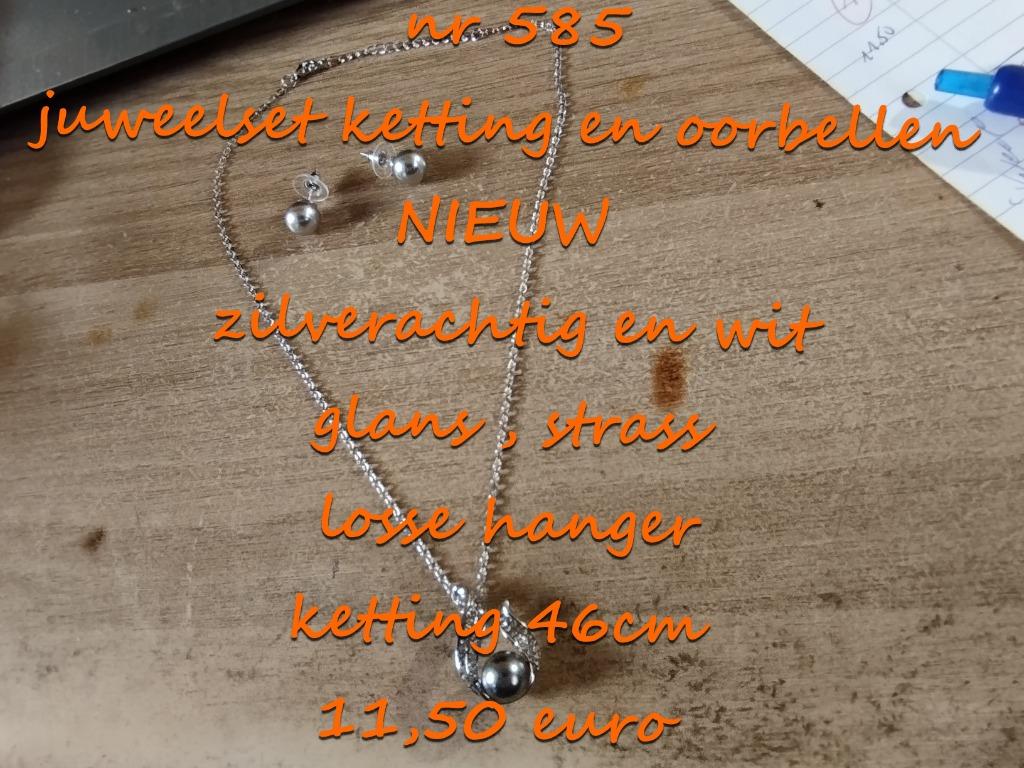 585. Parure de bijoux : collier et boucles d'oreilles, NEW @, Autres matériaux, Blanc, Envoi, Neuf