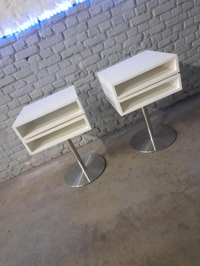 Paire de tables de chevet, Enlèvement