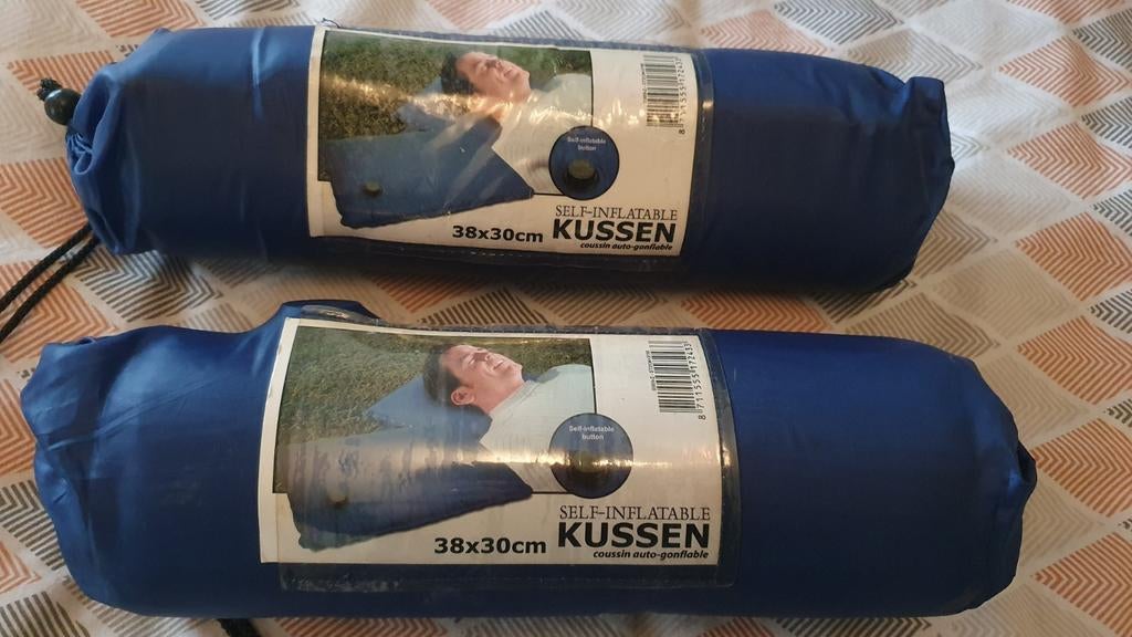 3570 Alken. 2 zelf opblaasbare kussens., Ophalen, Nieuw