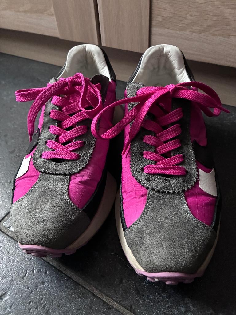 Sneakers Rondinella maat 35, Enfants & Bébés, Vêtements enfant | Chaussures & Chaussettes, Enlèvement, Chaussures, Fille, Comme neuf