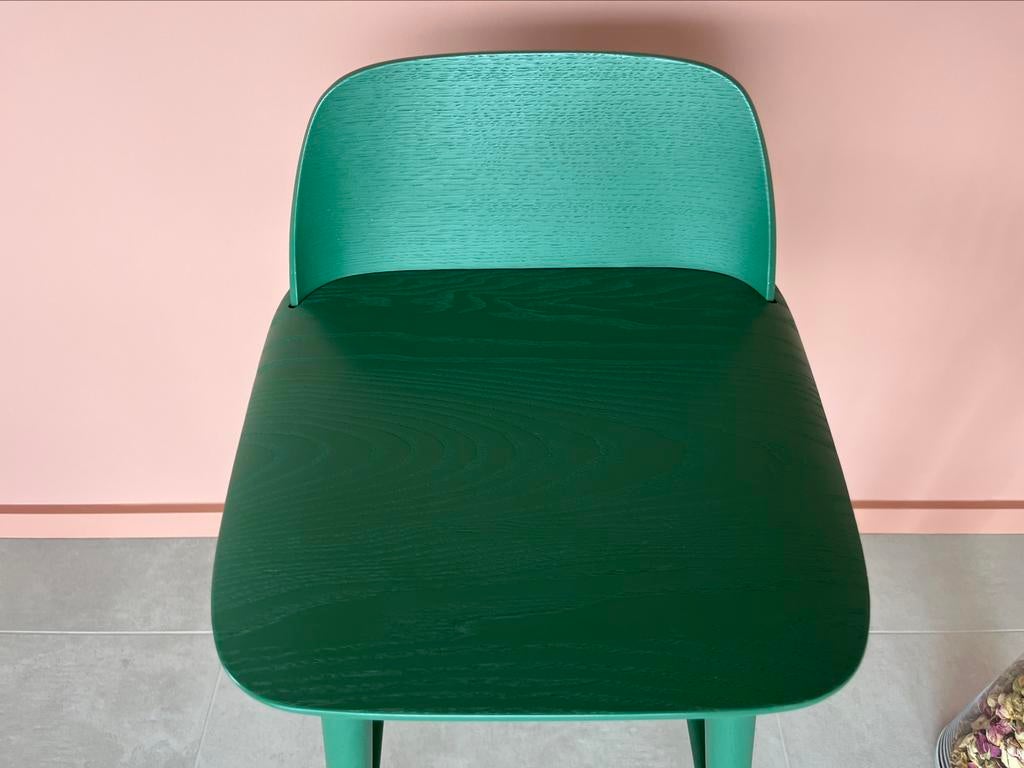 Muuto Nerd eiken barkruk Green 75cm, Ophalen, Gebruikt, Met voetsteun, 60 tot 90 cm
