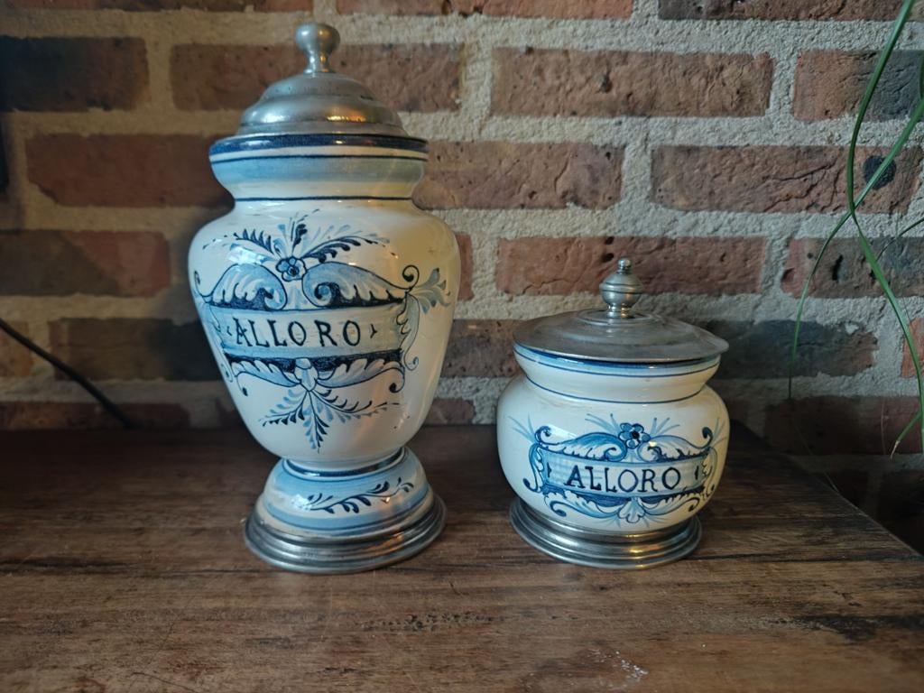 2 oude apothekers potten met tinnen deksel en voet, Antiquités & Art, Antiquités | Céramique & Poterie, Enlèvement