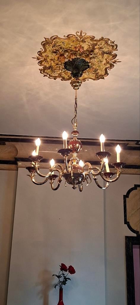 Luster 8 armen. Messing met porselein., Huis en Inrichting, Lampen | Kroonluchters, Ophalen, Zo goed als nieuw