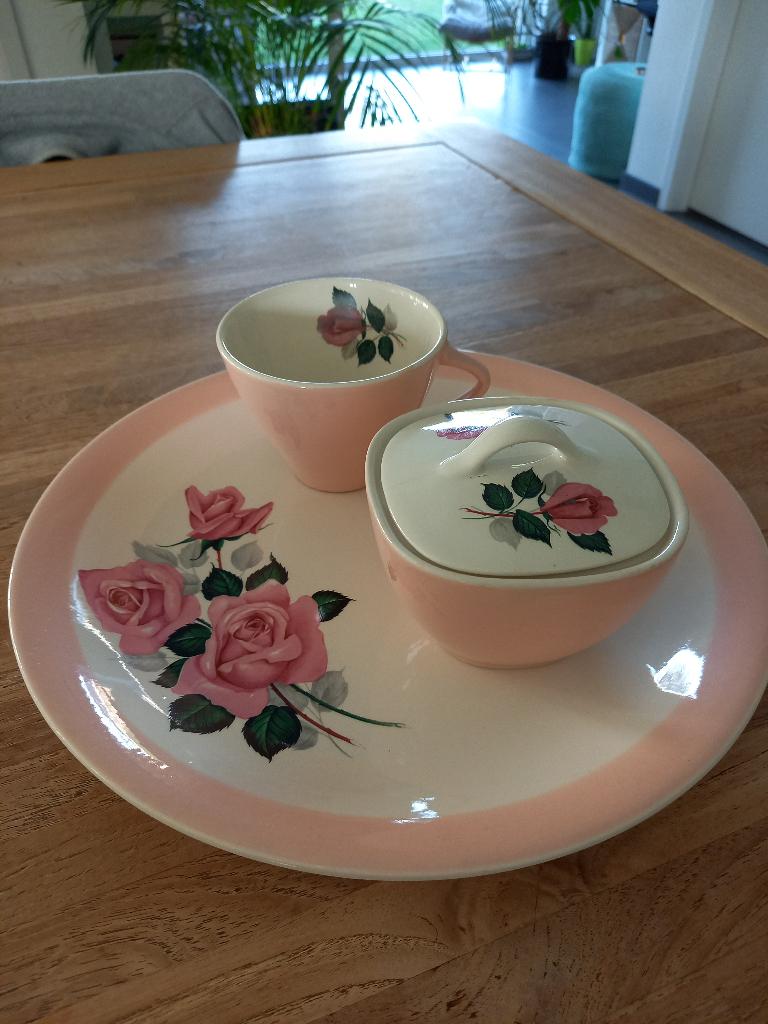 Boch Rosita pastel rand roosjes schotel suikerpotje, Antiek en Kunst, Antiek | Servies los, Ophalen of Verzenden