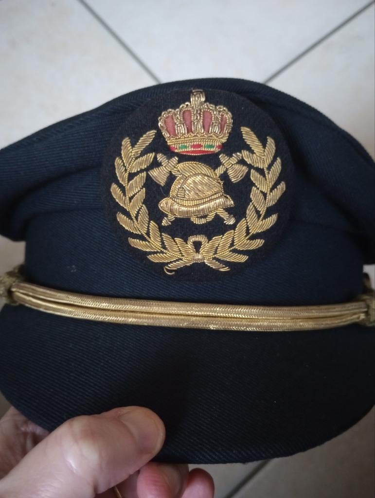 Hoed van de Belgische brandweerkapitein, Verzamelen, Verzenden