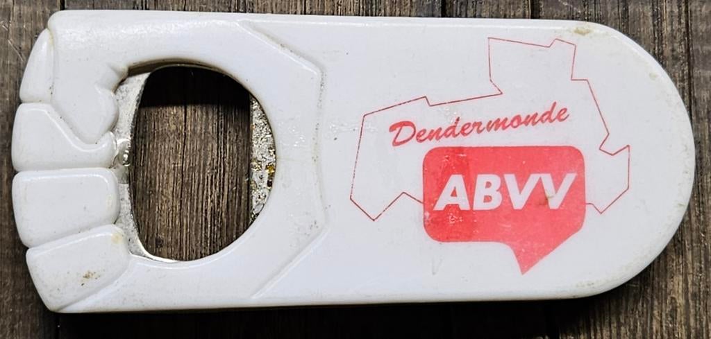 ABVV Dendermonde flesopener 
Dit is een witte fl, Verzamelen, Ophalen of Verzenden, Zo goed als nieuw
