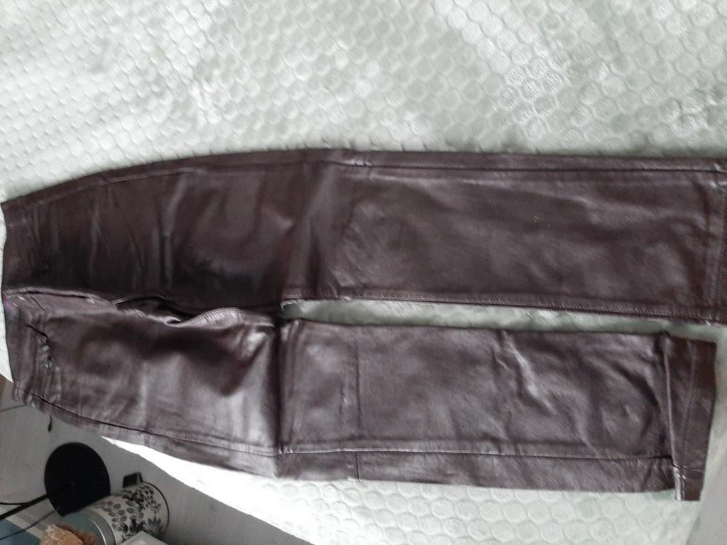 Namaak leder broek melvin, Kleding | Dames, Broeken en Pantalons, Ophalen of Verzenden, Zo goed als nieuw, Maat 38/40 (M)