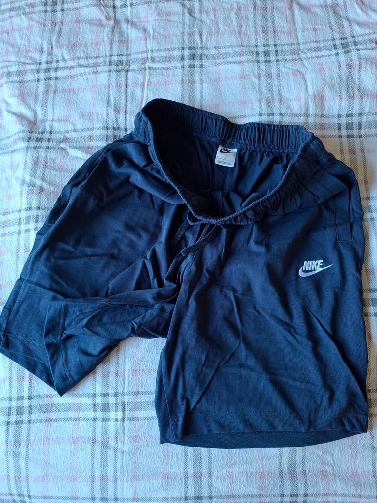 Sport short, Enlèvement