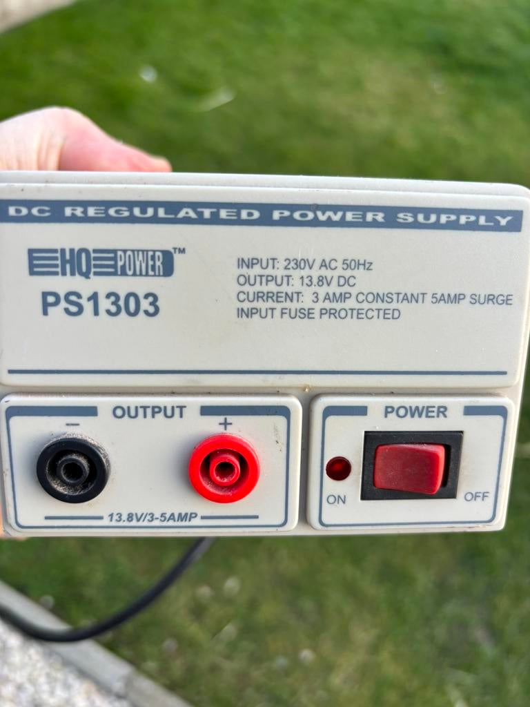 Omvormer 220 v naar 13,8v, Ophalen, Zo goed als nieuw