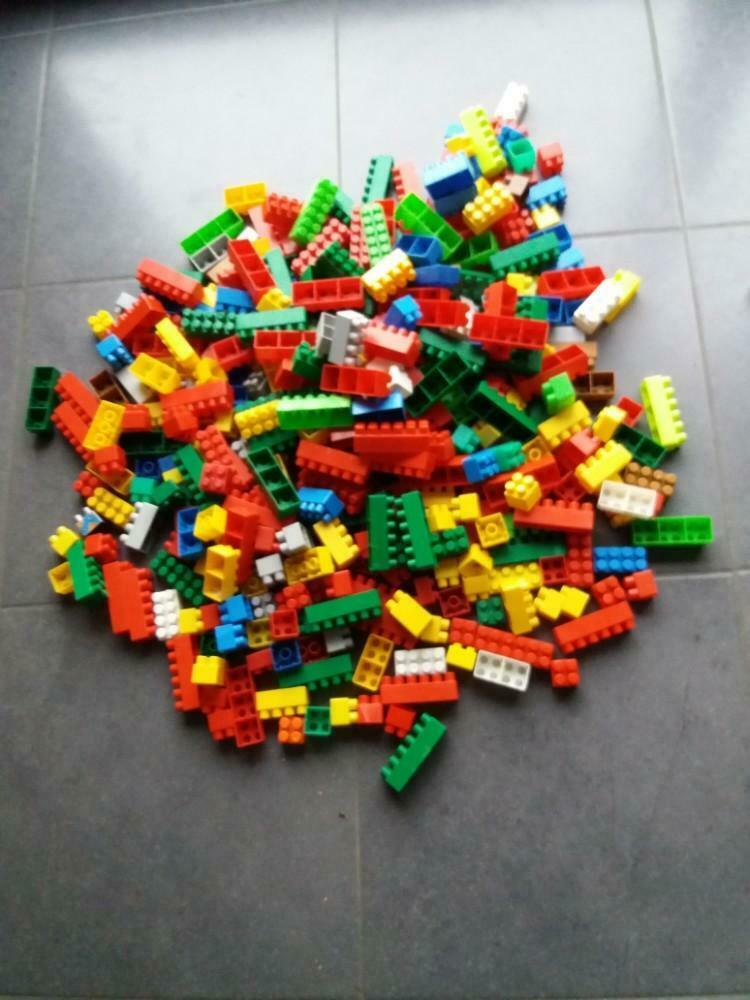 Grote hoeveelheid blokjes incl. wagentjes, mannetjes, ..., Ophalen, Zo goed als nieuw