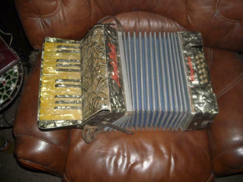Antieke accordeon Meinel & Herold Klingenthal, Ophalen, Gebruikt, Toetsaccordeon, Met koffer