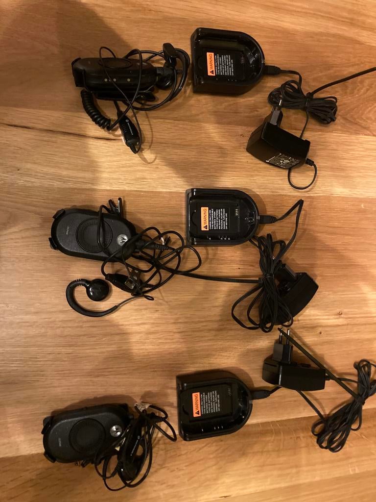 Set van 3 motorola portofoons, Telecommunicatie, Portofoons en Walkie-talkies, Ophalen of Verzenden, Zo goed als nieuw
