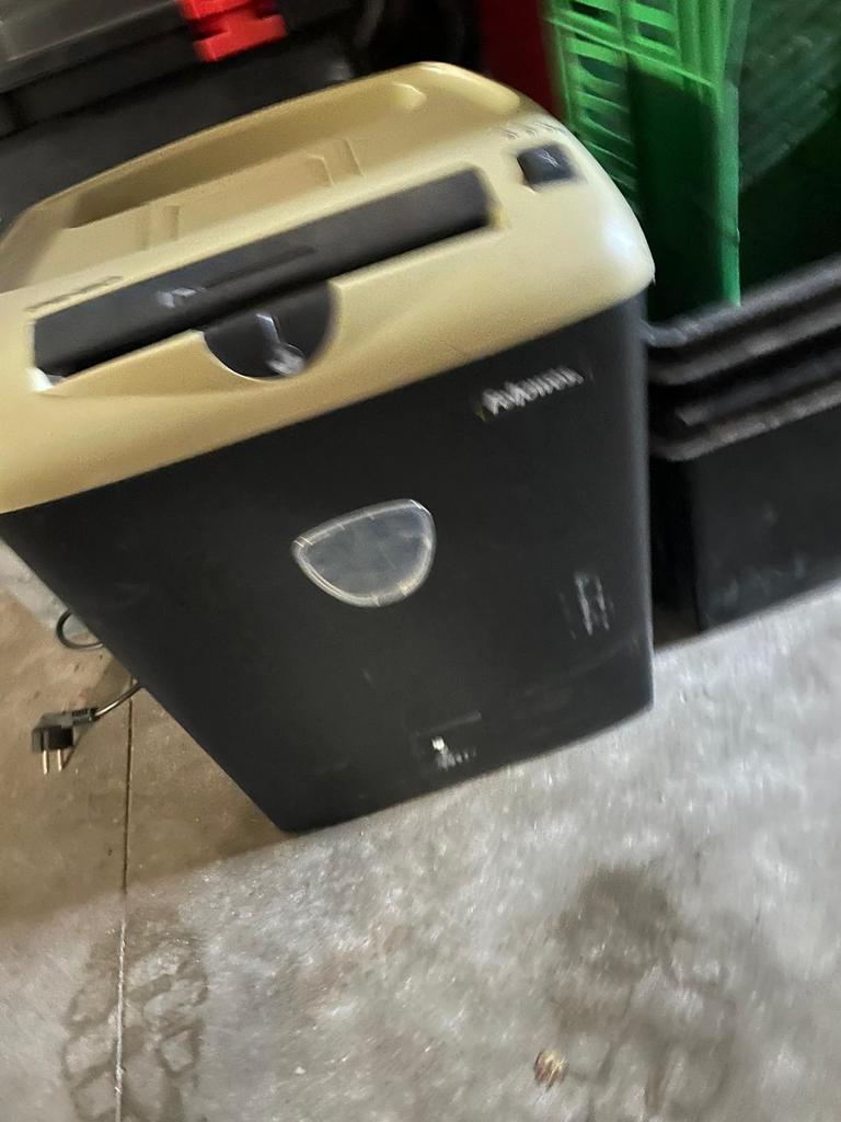 Broyeur Fellowes PS-60, Enlèvement, Utilisé