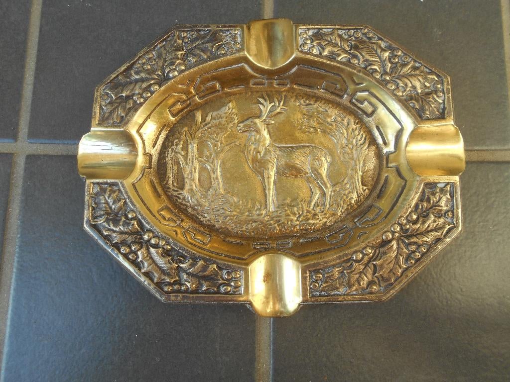 ancien cendrier en laiton années 50 cerf foret feuilles, Ophalen of Verzenden, Brons