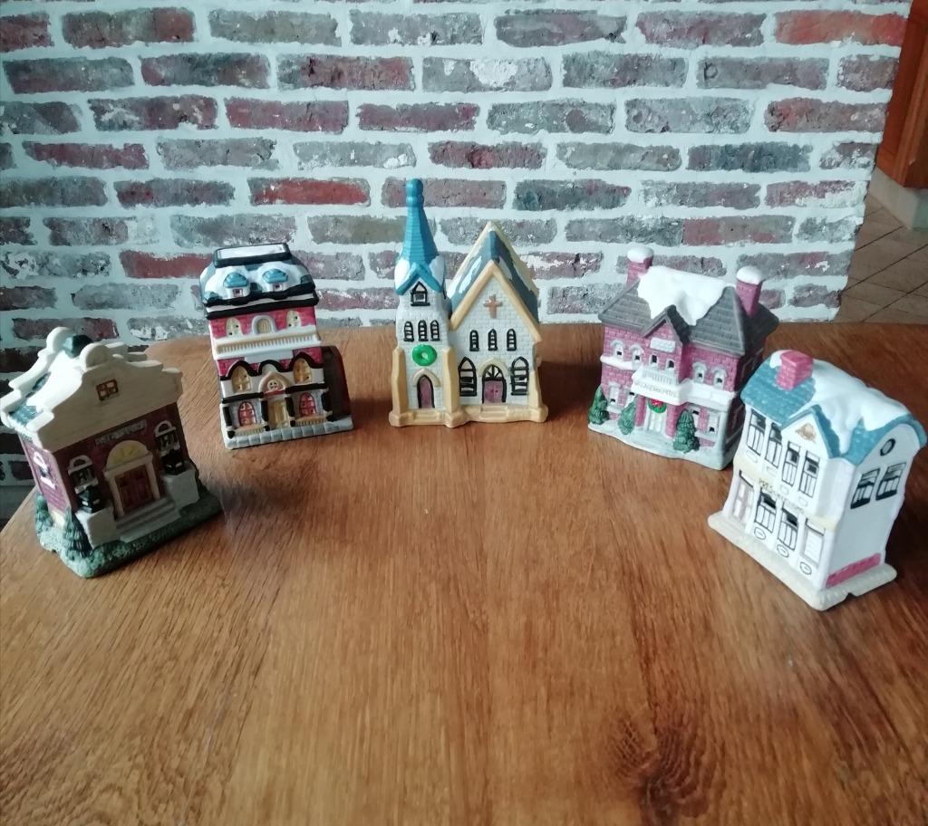 Kersthuisjes collectie - 5 stuks, Diversen, Kerst, Ophalen of Verzenden, Zo goed als nieuw