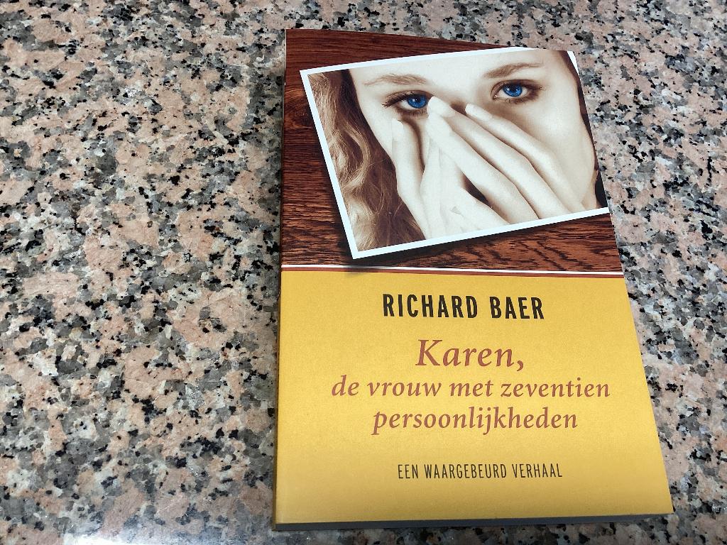 Karen, de vrouw met zeventien persoonlijkheden.Richard Baer, Enlèvement ou Envoi, Comme neuf, Pays-Bas