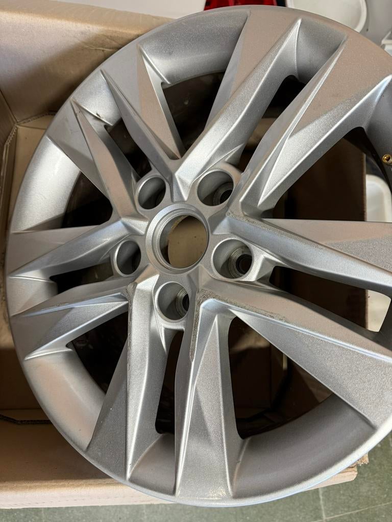 Aluminium velg ssangyong 18 inch, Auto-onderdelen, Ophalen, 18 inch, Gebruikt, Velg(en)