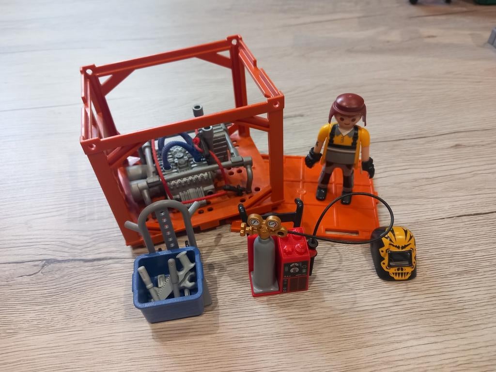 PLAYMOBIL City Action Cargo Container productie, Ophalen
