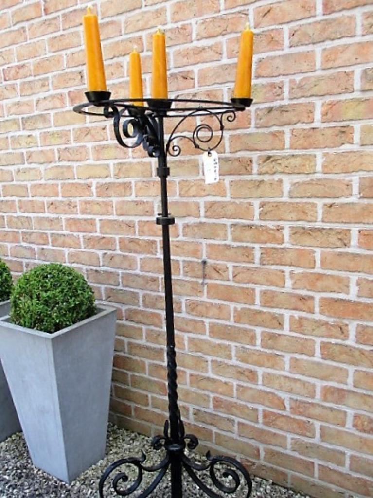 Kerkkandelaar, Ophalen