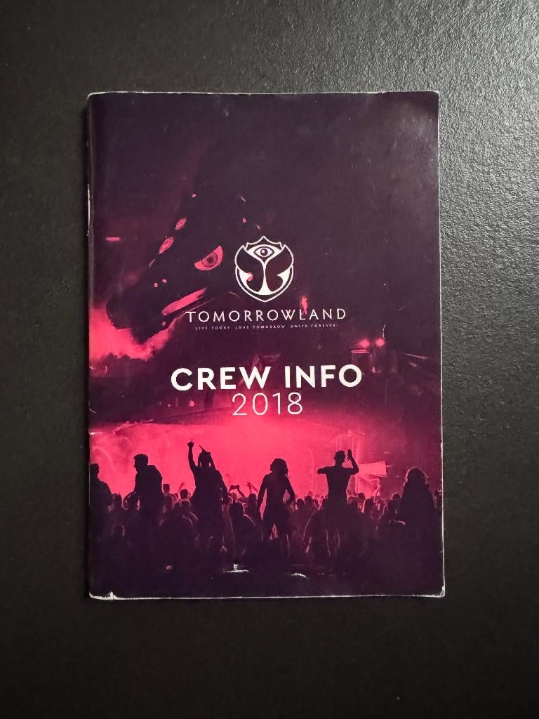 Tomorrowland Crew boekjes, Ophalen, Zo goed als nieuw