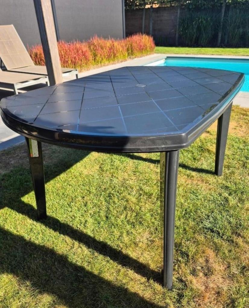 Jardin 135x90 cm tuintafel, Ophalen, Zo goed als nieuw, Ovaal, Kunststof